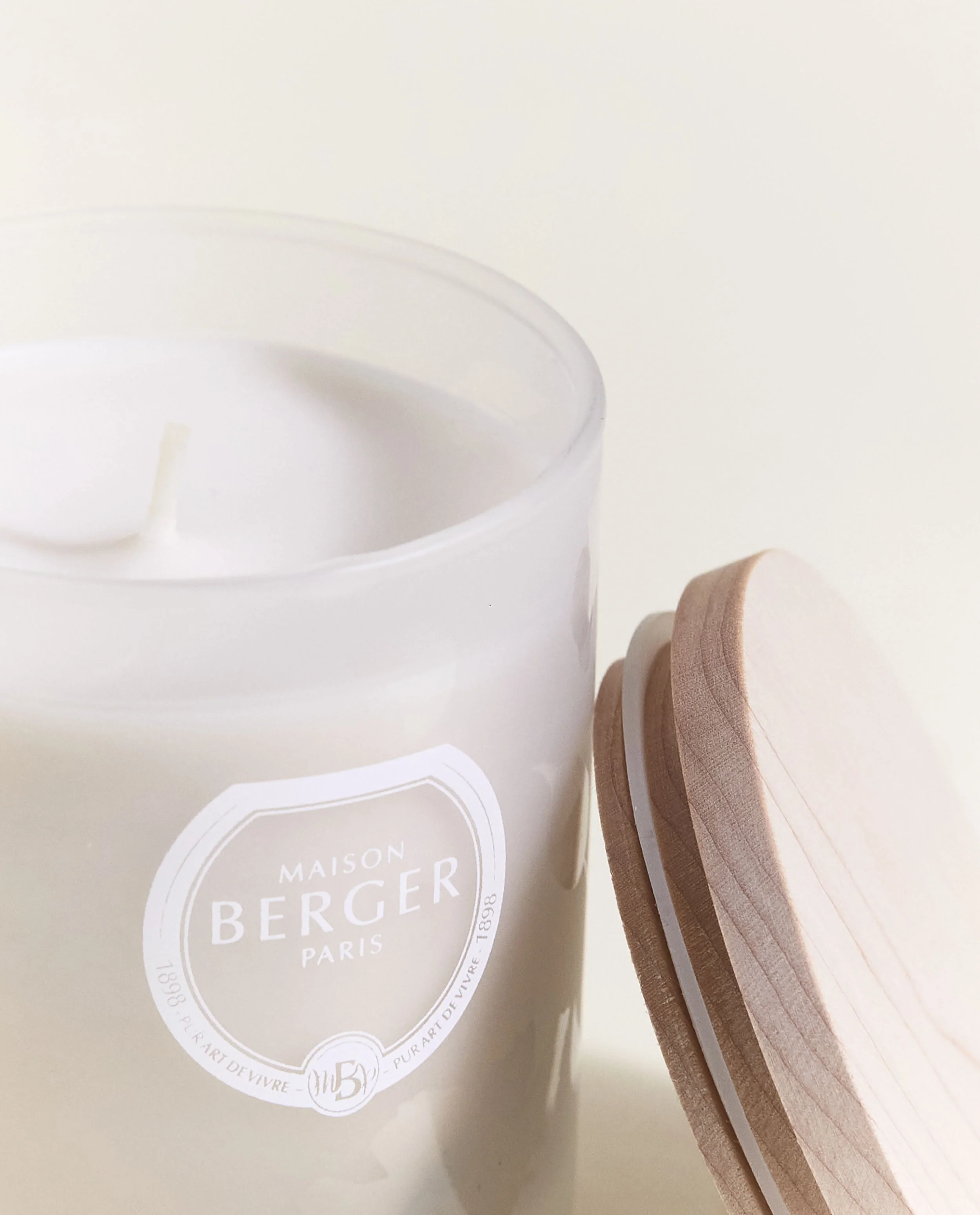 Aroma Respire Scented Candle - Image 4
