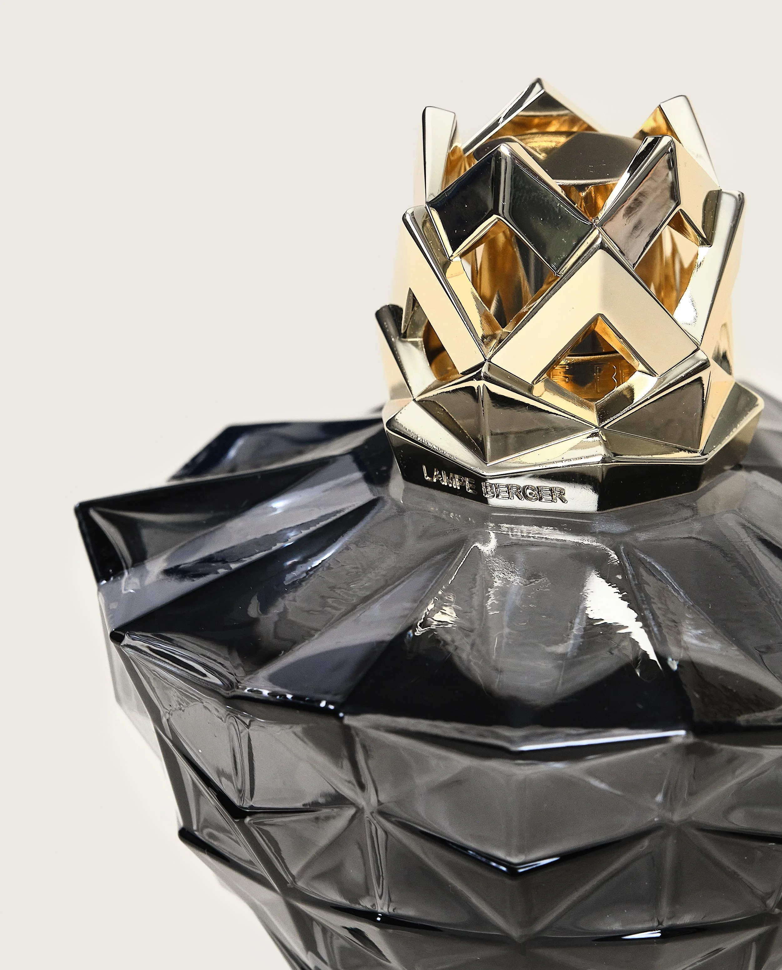 Black Kali Lamp Berger Gift Pack - Image 3